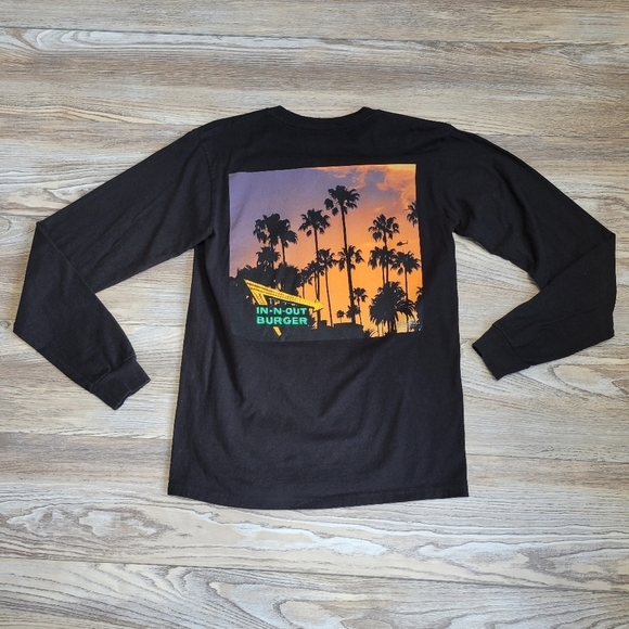 In and Out Burger California shirt Men's Size Small black long sleeve - Picture 6 of 7